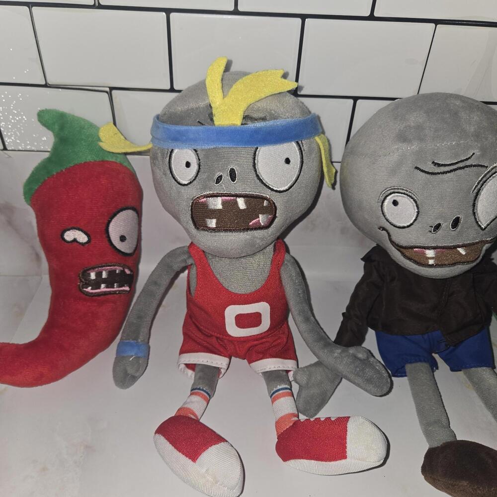 Plants vs Zombies PvZ Plush Plant Lot Of 4  Blue Snow Pea Pole Vaulting Pepper - Picture 3 of 11